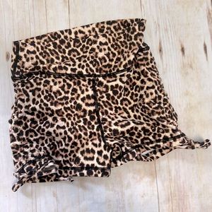 Zyia scrunchy short. Discounted color.